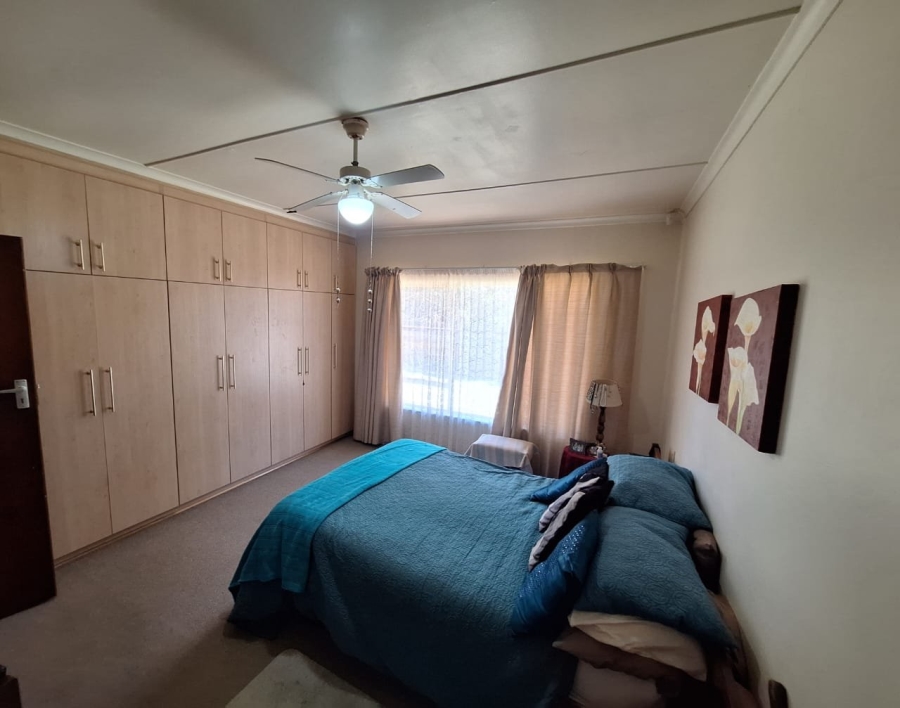 5 Bedroom Property for Sale in Fichardt Park Free State